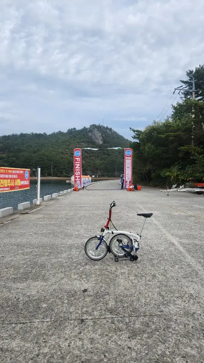 파이크 코리아에디션 티아그라10단 접이식 미니벨로